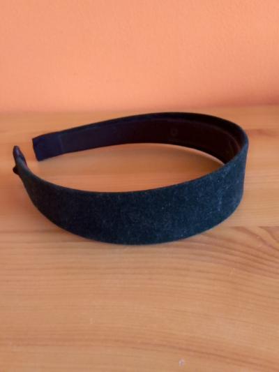 ČELENKA DO VLASŮ SAMETOVÁ 4.