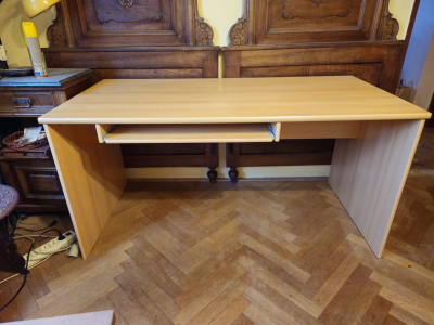 Velký psací / PC stůl