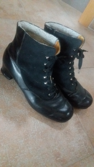 Kotníčkové kožené zateplené retro botky vel. 39/40