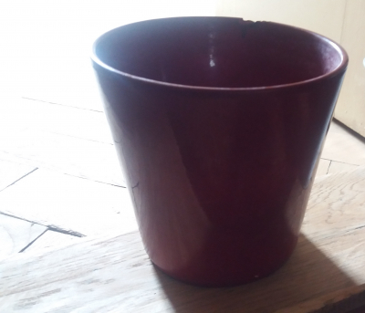 Bordó keramický obal na květináč, středně velký, na adventní