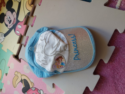 Kšiltovka princezny cca 5-6 let