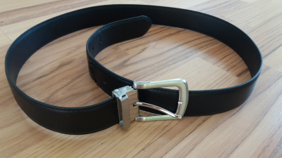 Pásek se stříbrnou sponou délka cca 90 /110cm