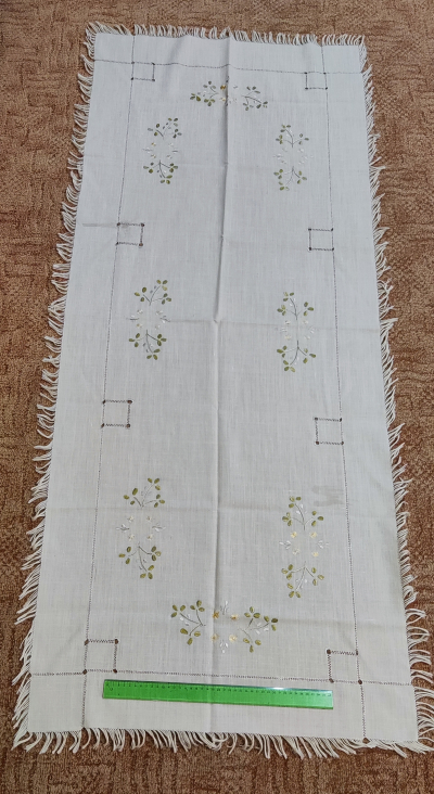 Velký vyšívaný ubrus