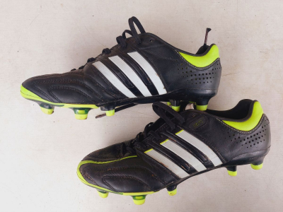 Dětské kopačy Adidas, vel. UK 6,5, stélka asi 240mm