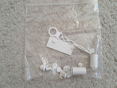 Náhradní záslepky a díly k ledničce Beko