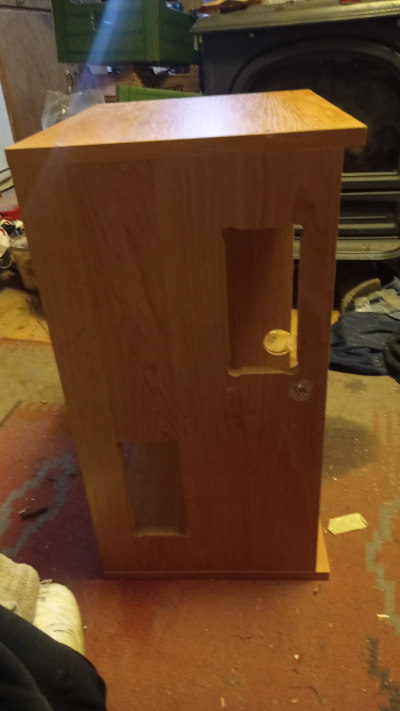 Skříňka původně na mikrovlnku