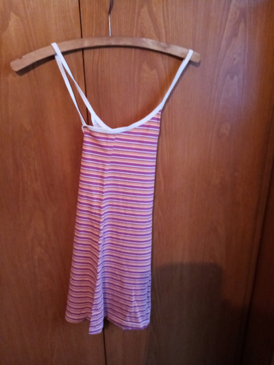 šatičky na ramínka asi 134-140