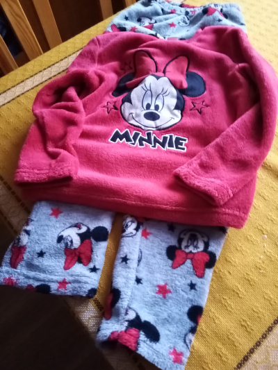 teplé pyžamo disney 122-128