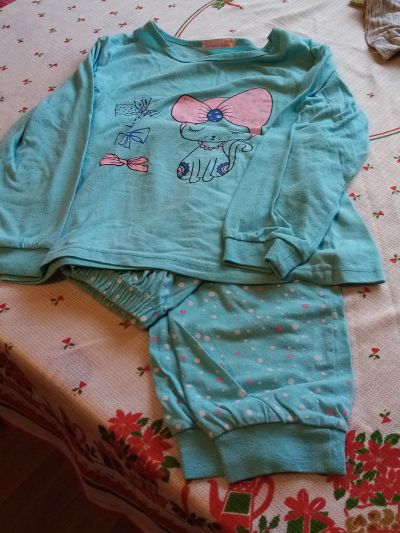 modré  pyžámko 128-134