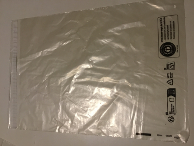 Krabice novych igelitovych scku