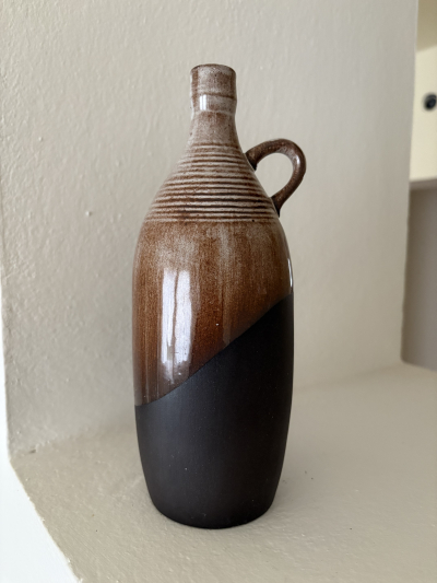 Hliněný džbán (váza)