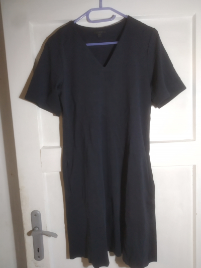 Tmavomodré šaty bez podšívky vel. M