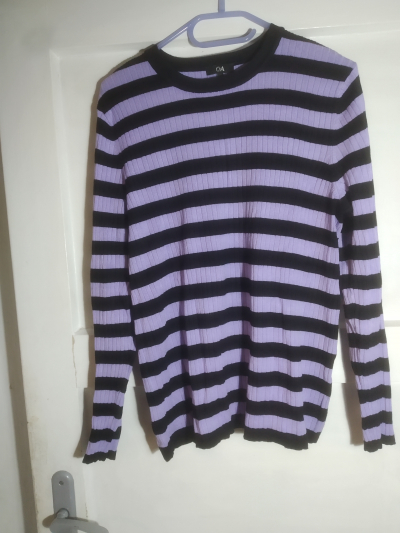 Pruhovaný svetr