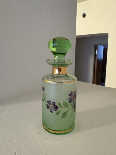 skleněná lahvička