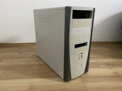 Hledám za odvoz PC bednu