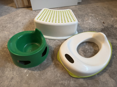 Dětský nočník, schůdky k toaletě a kryt