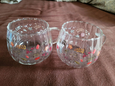 Skleněné šálky na čaj