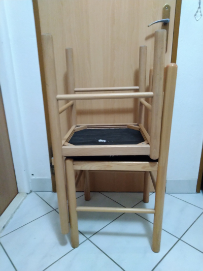 2 velmi zachovalé židle