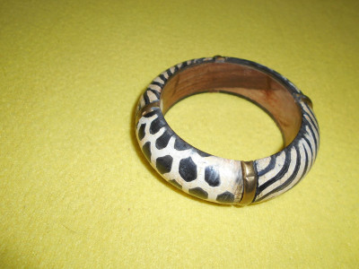 Dřevěný náramek*