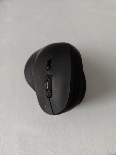 Vertikální myš Hama