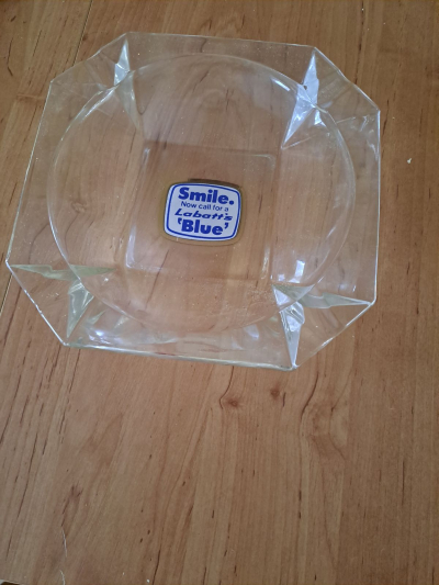 Skleněný popelník