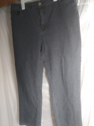 Černé džíny "do vysoké trávy"