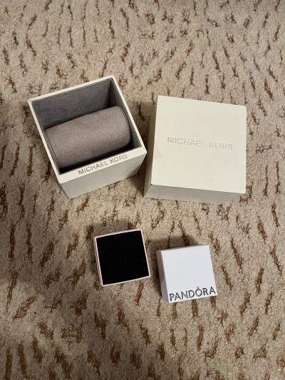 Krabičky Michael Kors + Pandora