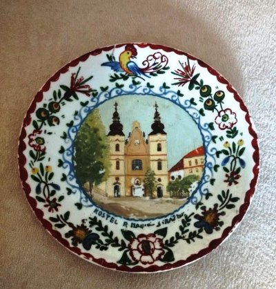 ručně malovaný talíř