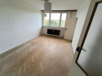 Daruji bukové parkety v dobrém stavu