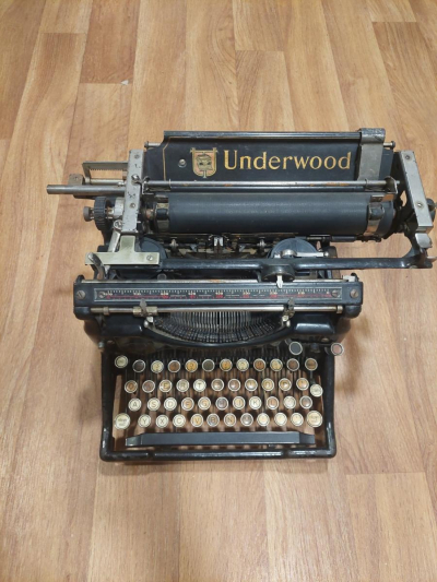 Historický psací stroj Underwood