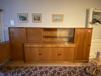 Daruji za odvoz retro nábytkovou sestavu.