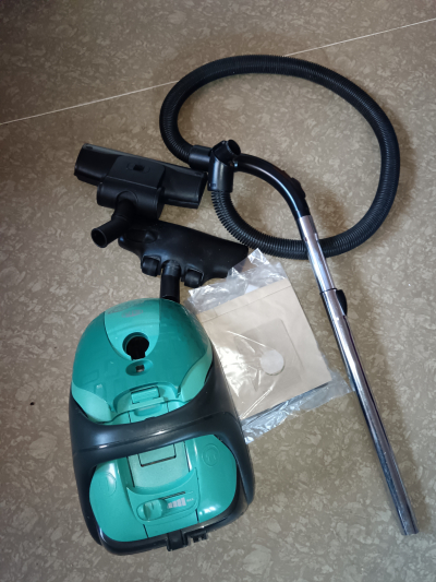 Starší vysavač Eta