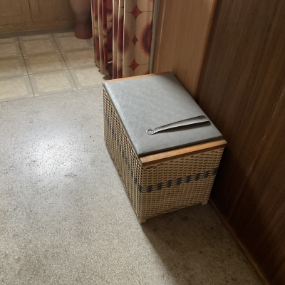 Proutěná lavice s úložným prostorem za odvoz zdarma