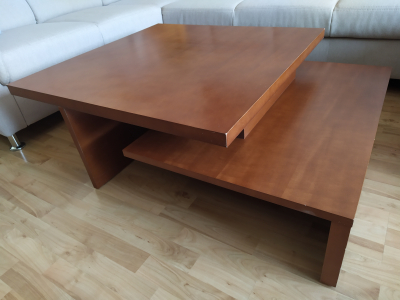 konferenční stolek