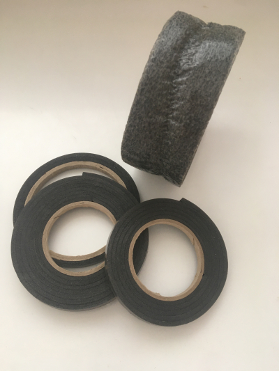 Těsnící pásky samolepící