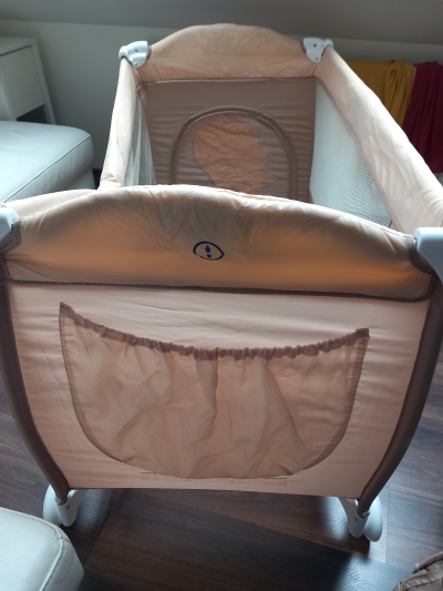 Daruji cestovní postýlku