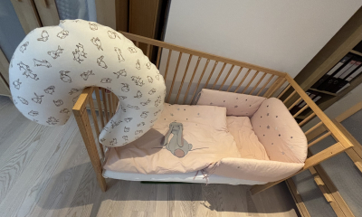 Dětská postýlka s vybavením