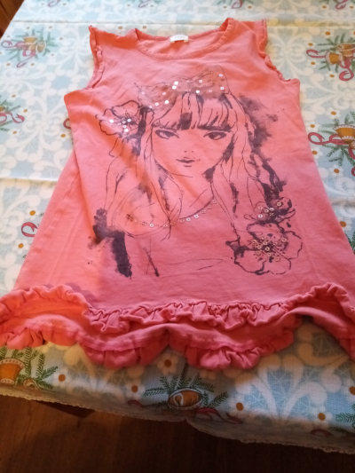 tričko,š atičky  asi 4r