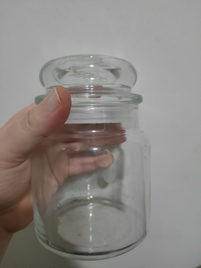 Skleněná nádoba od svíčky