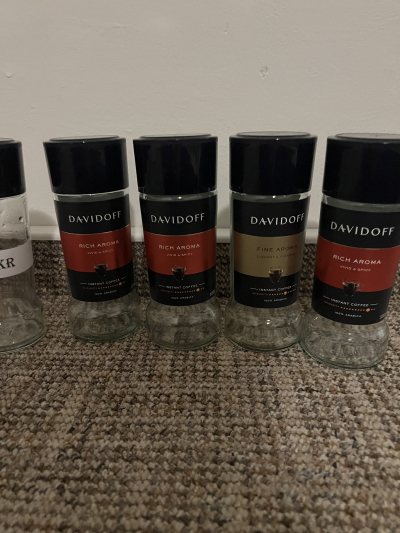 Zdarma skleněné dózy od kafe