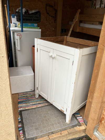 Daruji bílou skříňku