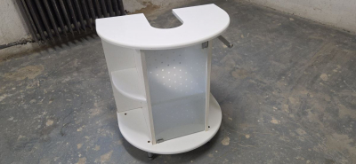 zajímavá koupelnová skříňka