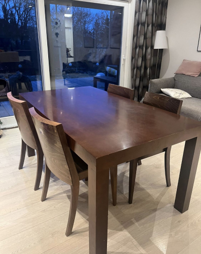 Stůl 160x90 cm  + 4 židle, masiv, dekor ořech