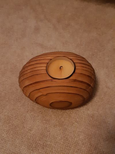 Svícen na čajovou svíčku