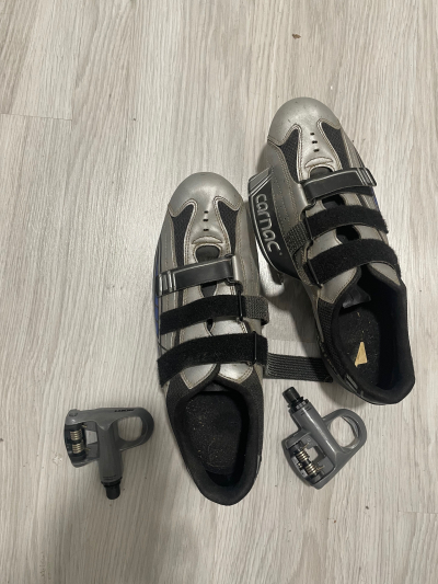 Silniční cyklo boty Carnac, vel. 45, včetně pedálů Look