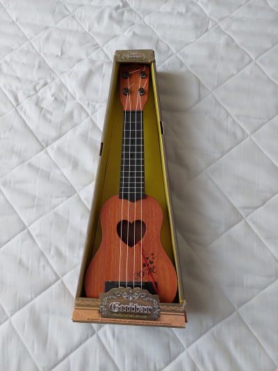 Kytara hračka  nová nikdy nepoužitá