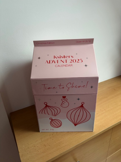 PRÁZDNÁ krabice se šuplíčky