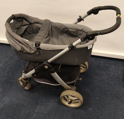 Daruji dětský kočárek