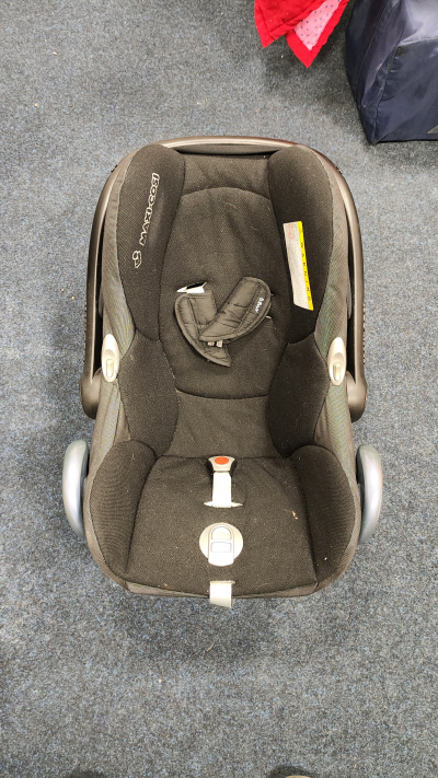 Daruji dětskou sedačku - vajíčko