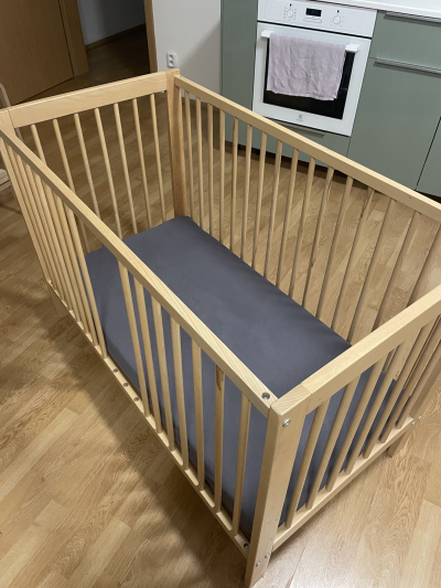 Daruji Dětskou postýlku Scarlett DOMINIK s vyndavacími příčk